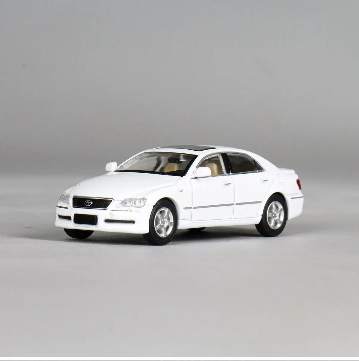 MASDI 1:64 REIZ 2.5V Mark X: Коллекционная модель автомобиля из сплава, миниатюрная масштабная модель для коллекции и подарка (art.: 3920db562f2e5) - 3920db562f2e5
