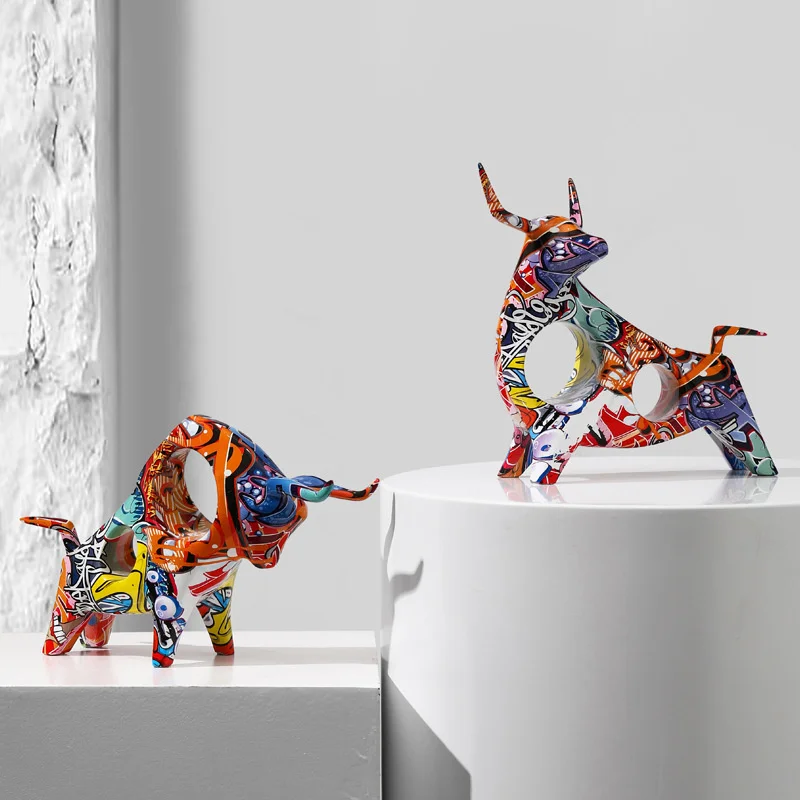

Art Crful Bull Sculpture Resin Animal Statue Modern Art Graffiti Home Living Room Decor Desk Aesthetics Room Decor Gift