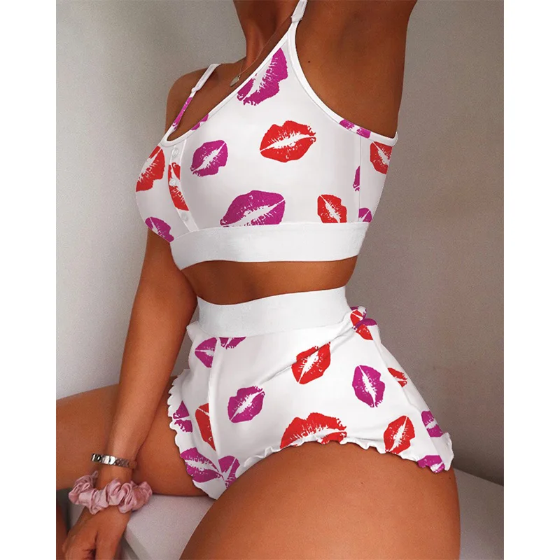 

Sexy Lips Print Frill Hem Cami 2 Piece Set Women Spaghetti Strap Crop Top+Ruched Elastic Waist Shorts Summer Home Wear Suits