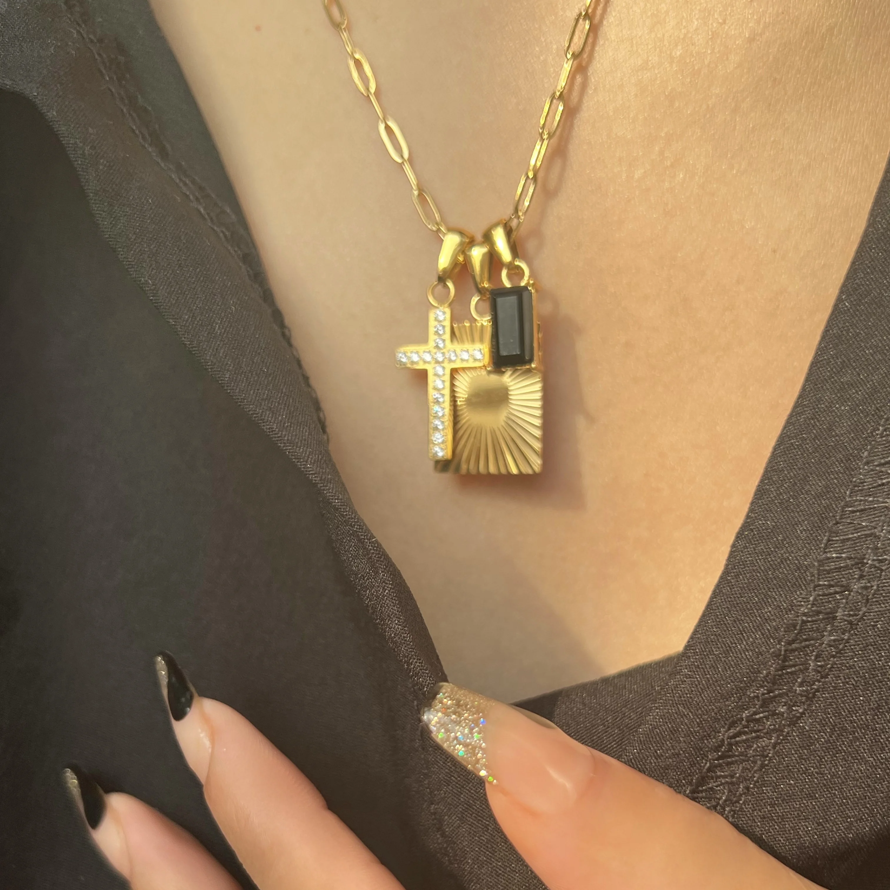 Dasein ACC Ins 18k позолоченные титановые три различных подвески съемный Дьявол Стиль 5a