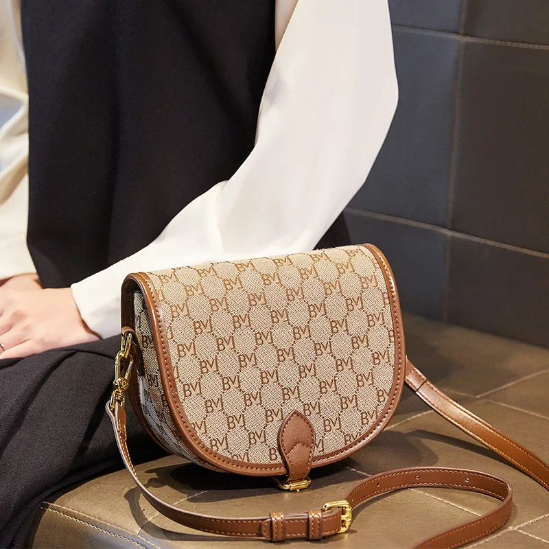 

IVK Luxury Women's Brand Clutch Bags Designer Round Crossbody Shoulder Purses Handbag Women Clutch Travel Tote Bag