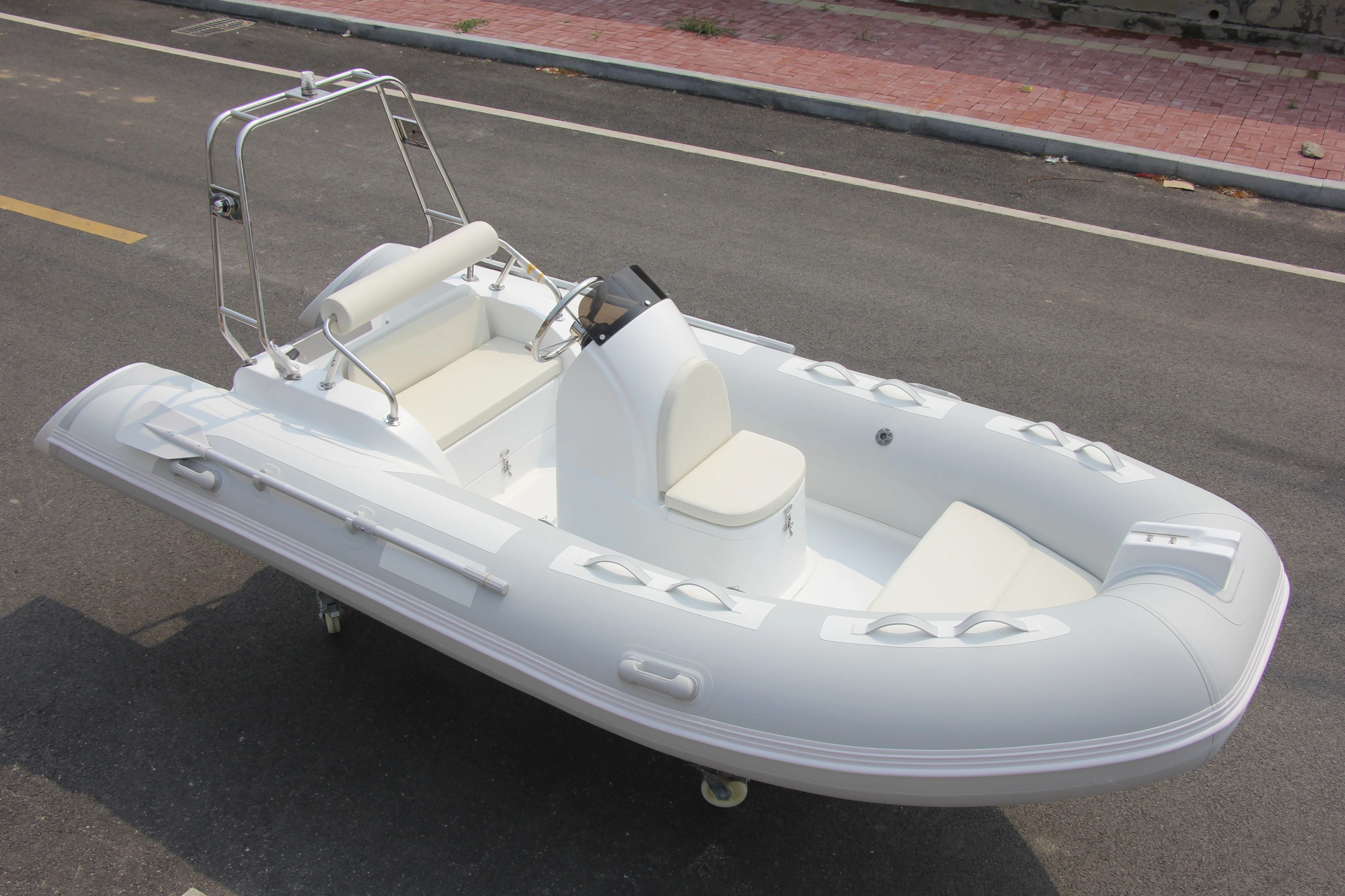 Новая роскошная напольная надувная спасательная лодка из стекловолокна RIB с