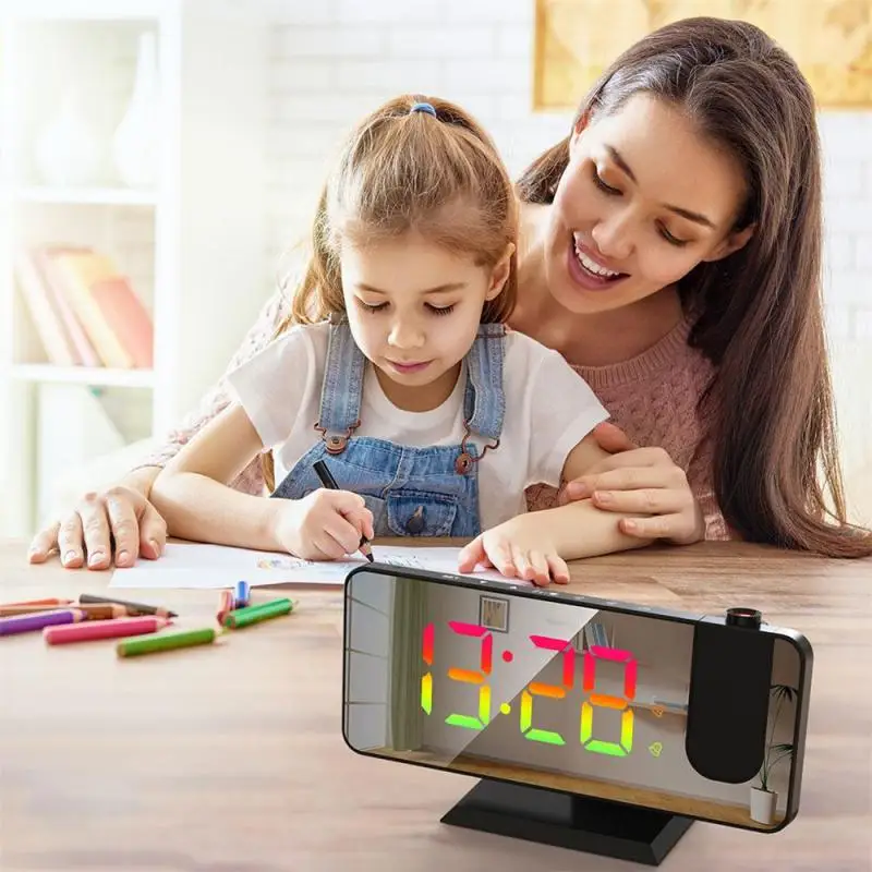 

LED Digital Projection Alarm Clock Table Electronic Alarm Clock with Projection FM Radio Time Projector Bedroom Bedside Clock
