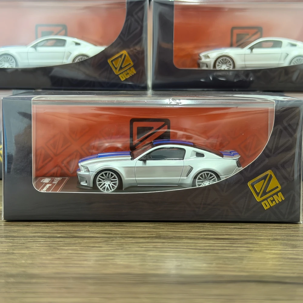 Модель автомобиля DCM 1:64 Mustang 2014, литая под давлением (art.: 3920da56808e7) - 3920da56808e7