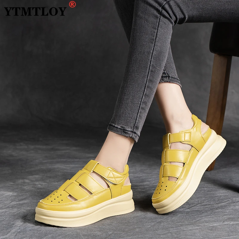 

Сандалии женские на плоской платформе, босоножки из искусственной кожи с переплетением на грубой подошве, модные тапочки с ремешком с пряжк...