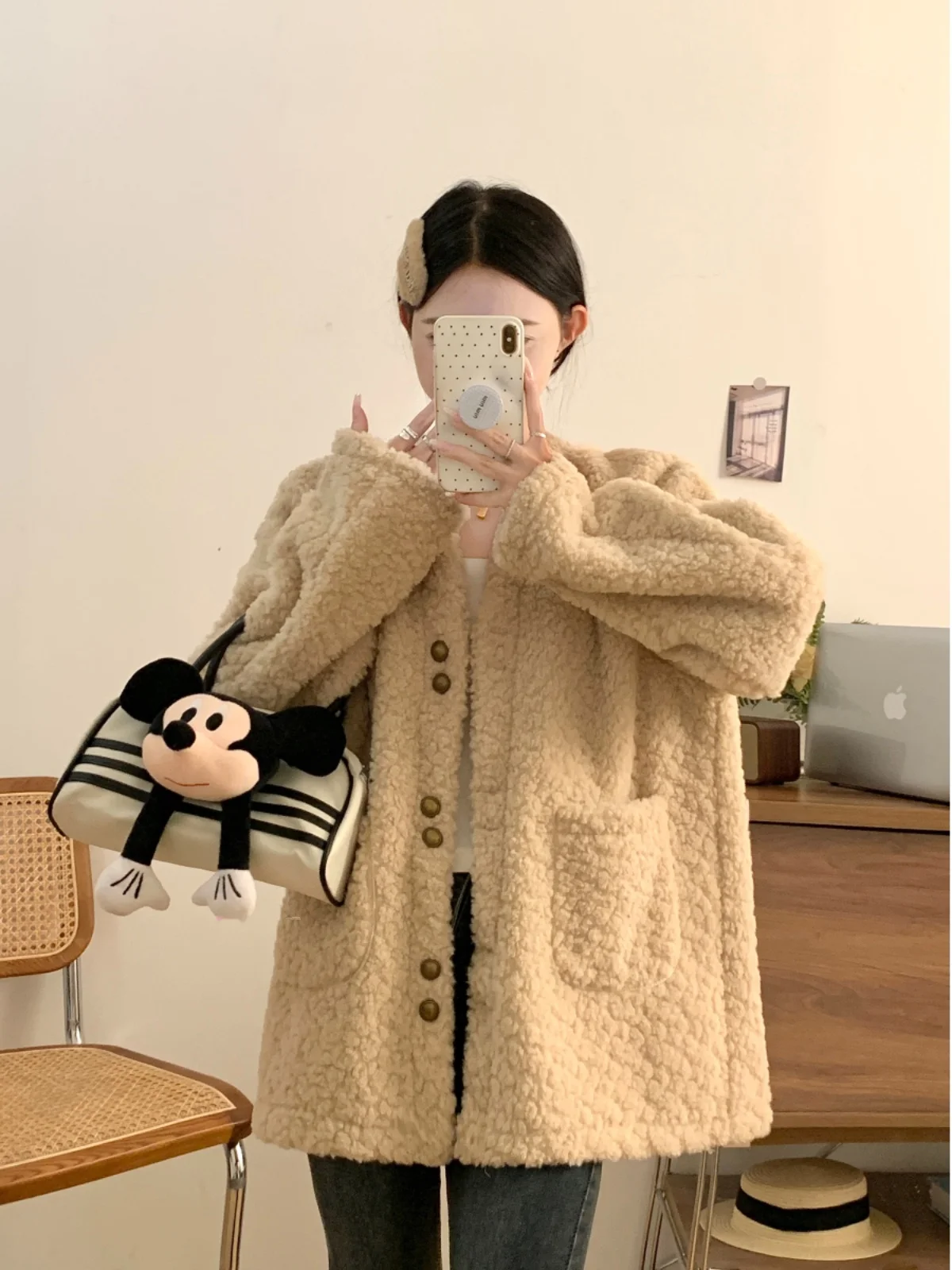 Jigu Ji с v-образным вырезом имитация ягненка весовой рабочий верхняя одежда золотой