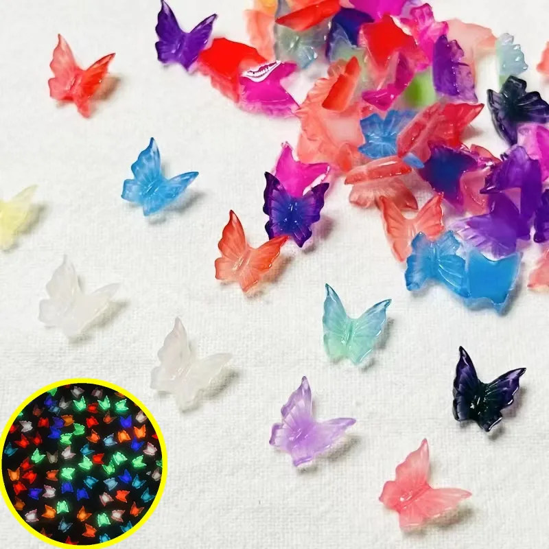 

50 шт. 3D красочные светящиеся бабочки Шарм для дизайна ногтей стразы блестящие блестки светятся в темноте градиентные аксессуары для дизайна ногтей