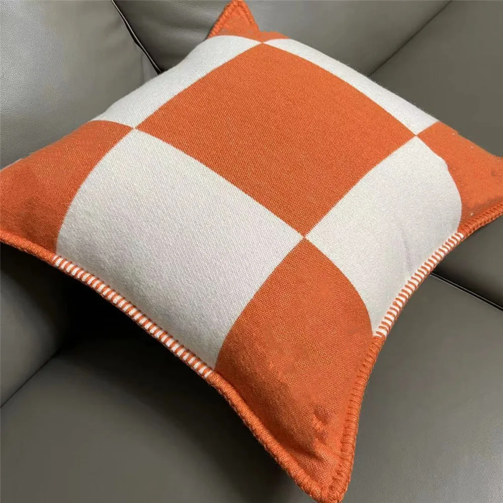 

65CM Luxury Knitted Blanket Pillowcase 45CM Plaid Fleece Cape Cushion Case Crochet Soft Wool Shawl Blanket Cover For Living Room