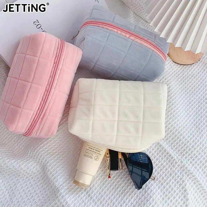 

1pc Cute Fur Makeup Bag For Women Zipper Large Solid Color Cosmetic Bag Travel Make Up Toiletry Bag Washing Pouch Make Up Case