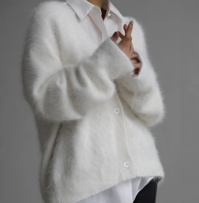 Женский свитер кардиган зимний повседневный вязаный из нечеткого меха с