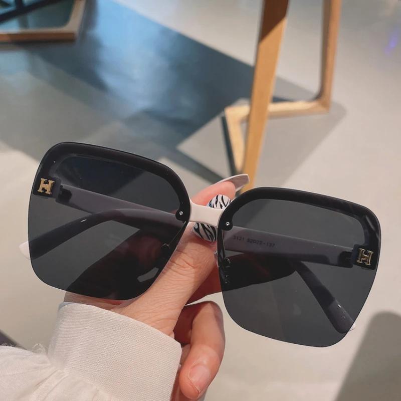

2022 New Arrival Fashion Sunglasses Women Vintage Metal Mirror Classic Vintage Sun Glasses Female Oculos De Sol Feminino UV400