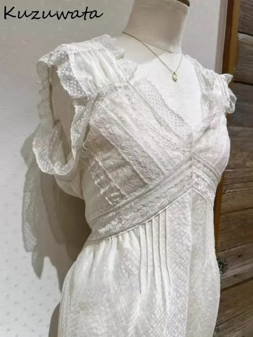 Kuzuwata Нежное осеннее новое платье с v-образным вырезом и летящими рукавами тяжелое