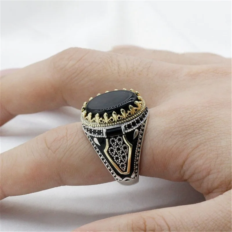 

2022 New Dished Oval Black Onyx Stone Spike Motif Ring for Men Ancient Silver Color Punk Bike Muslim Jewelry Gifts for Boyfriend
