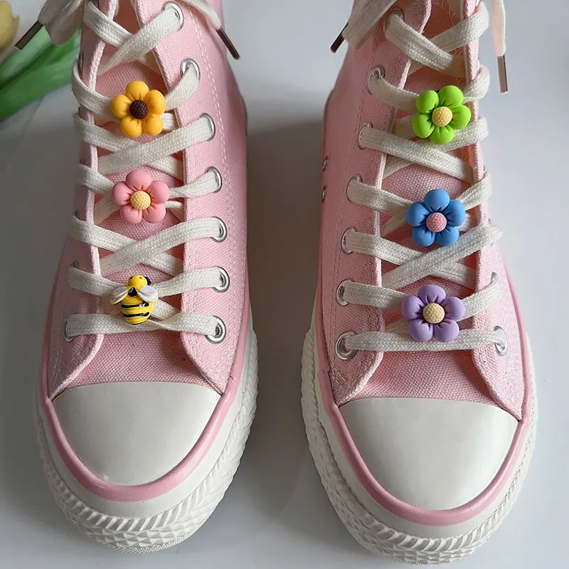 

2PCS Cute Candy Color Flowers Bee Charms DIY Shoe Canvas Buckles Decoration Sneakers Bohemia Jewelry Accessories Wholesale Gifts