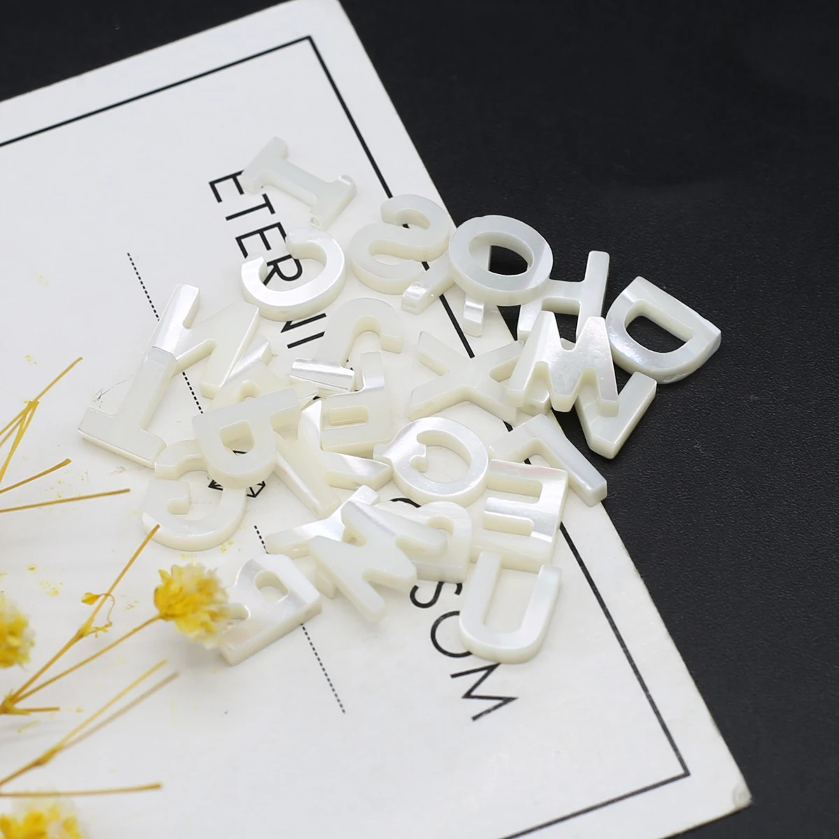 

10pcs/lot Natural Shell Letter Beaded 10mm Natural White Shell Loose Beaded for Making DIY Jewerly Necklace Accessories