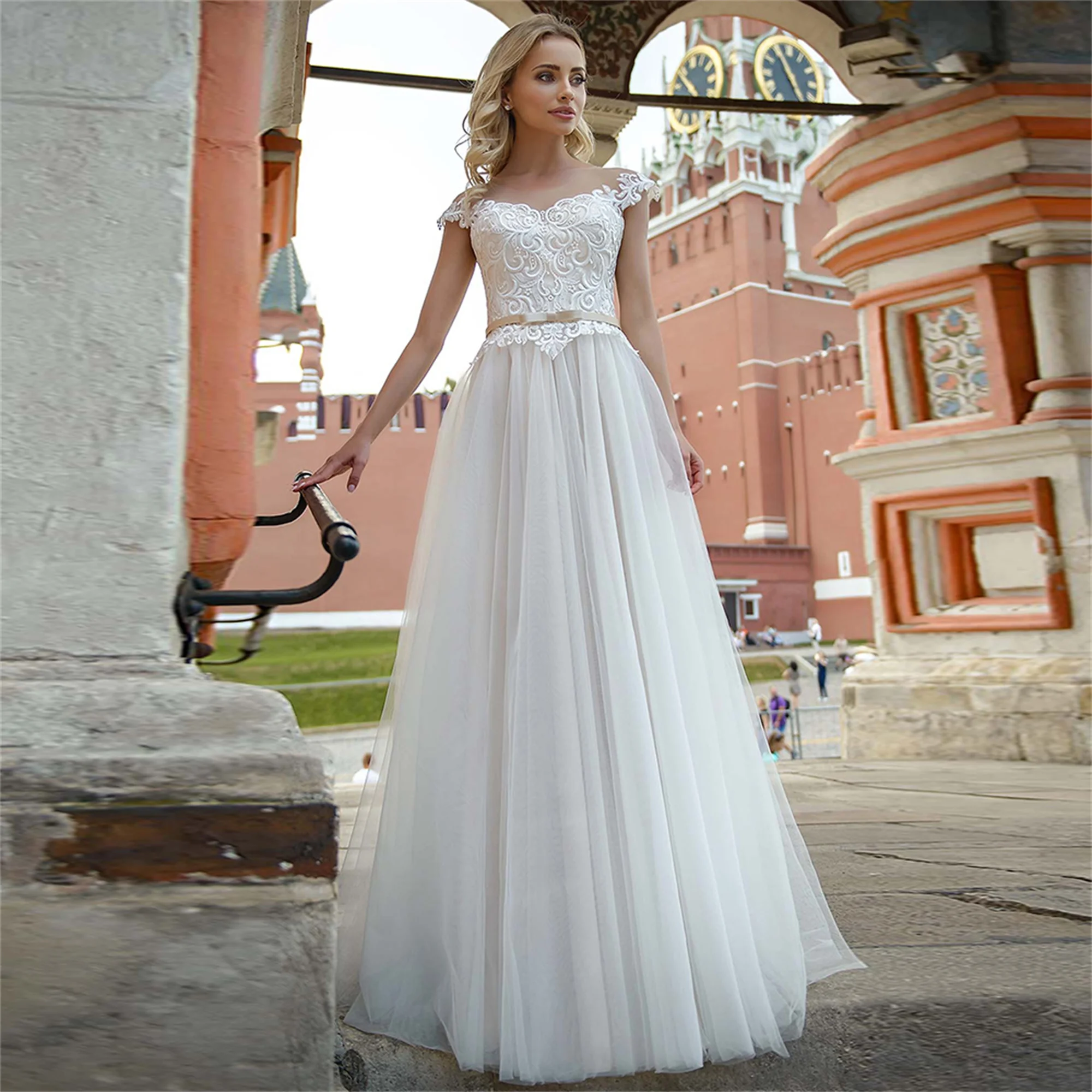 

Sheer A-Line Wedding Dress Lace Appliques Top Floor Length Lace Up Back Bridal Gowns With Ribbon Waist Formal Garden Women Wear