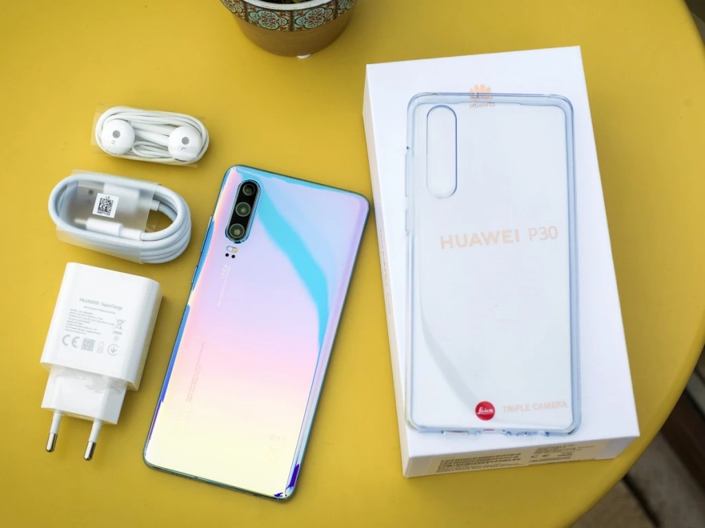 HUAWEI P30 Mobile phones 6.1 inch 40MP+32MP Camera 8GB RAM 128GB ROM Smartphone Android 4G Network NFC Google Play Cell phone images - 6