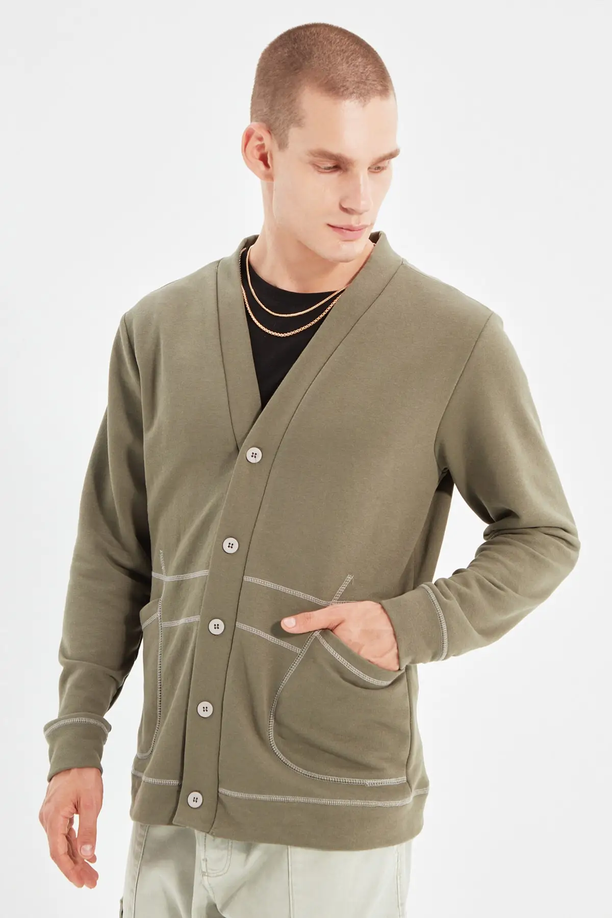 

Trendyol Men 'S Regular Fit Long Sleeve V-Neck Button Cardigan TMNAW22HI0893