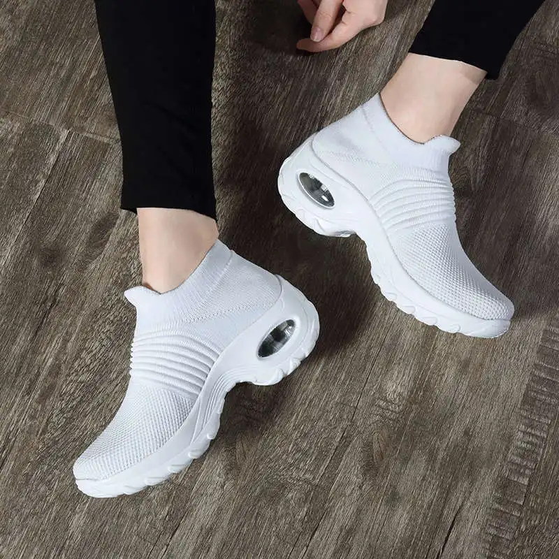 

Fashionable Sports Shoes Luxury Brand 2021 Red Sneakers High-Level Sneakers Sport Woman High Tech Running Shoes Tide Tennis Buy