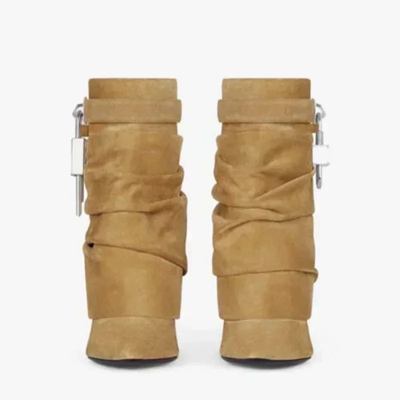 2024 зимние новые модные плиссированные ботильоны с металлическими пуговицами и