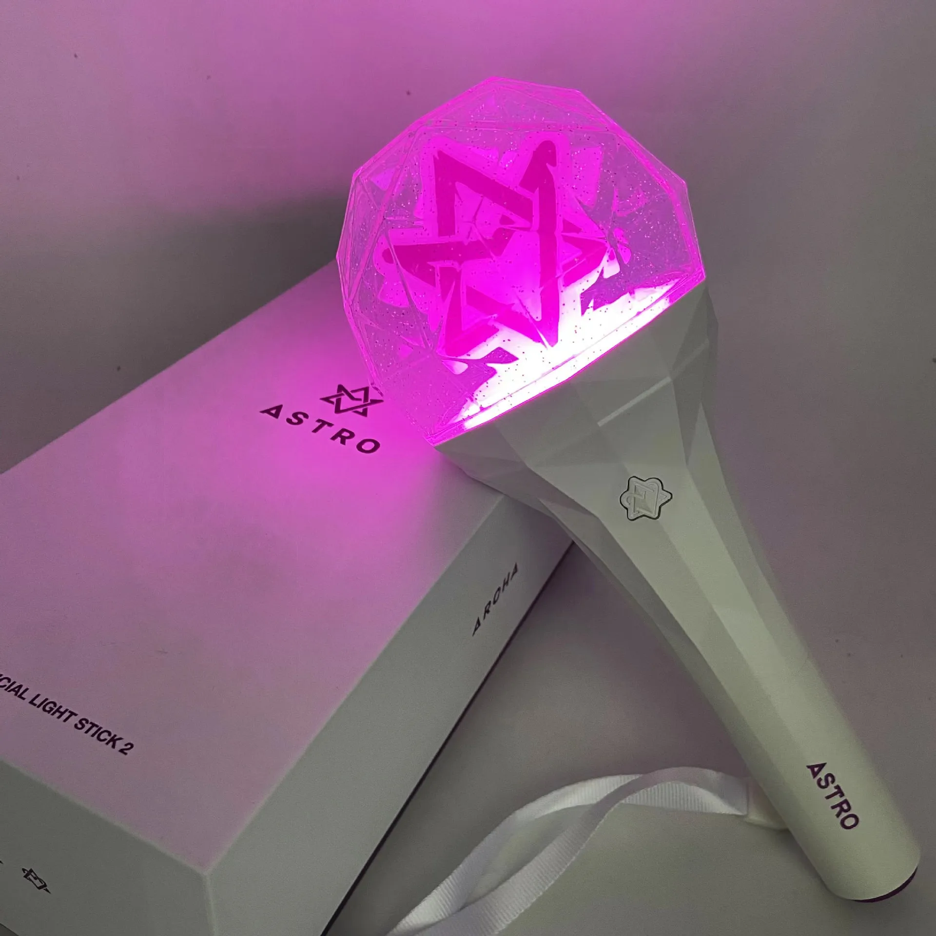 Флуоресцентные игрушки для поклонников коллекции в стиле K-POP