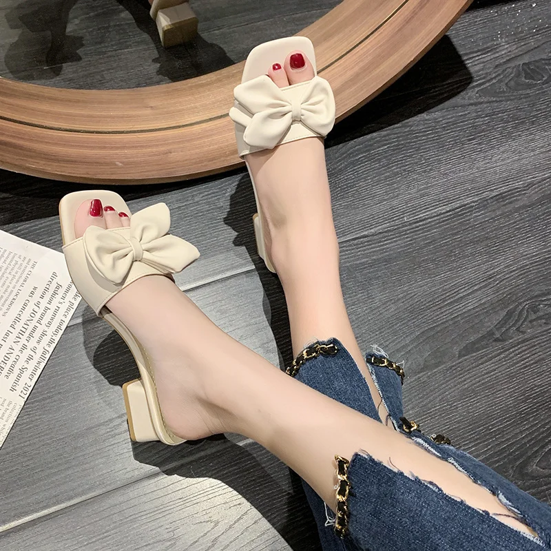 

Сланцы женские с кристаллами, блестящие однотонные кожаные, металлическая пряжка, открытый носок, пляжные тапочки, летняя обувь