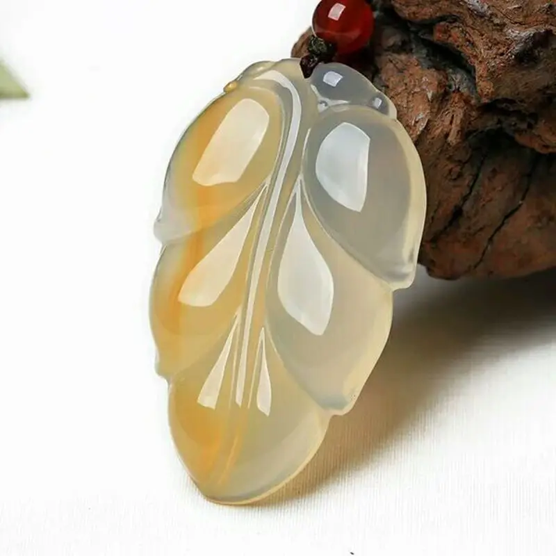 Natural High-ice Agate Chalcedony Pretty Leaf Pendant for Men and Women Gold and Jade Leaf Pendant