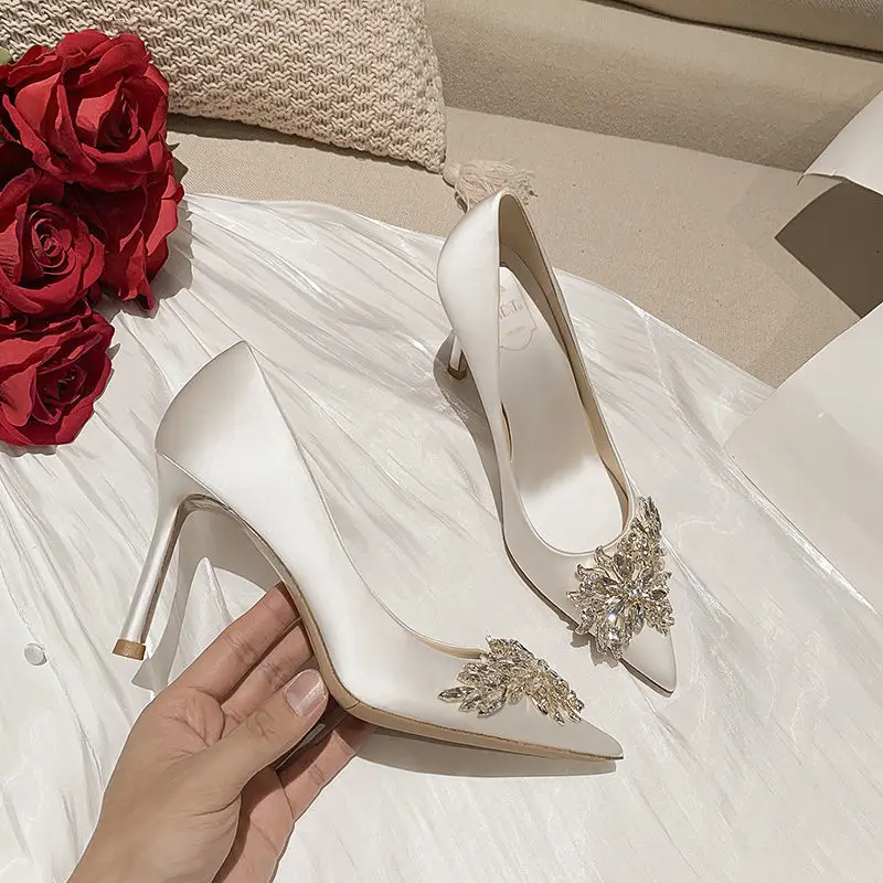 

Luxury Rhinestone White Women's Pumps Sexy Red High Heels Party Pointed Toe Wedding Bridal Shoes Shallow Mouth Single Shoes
