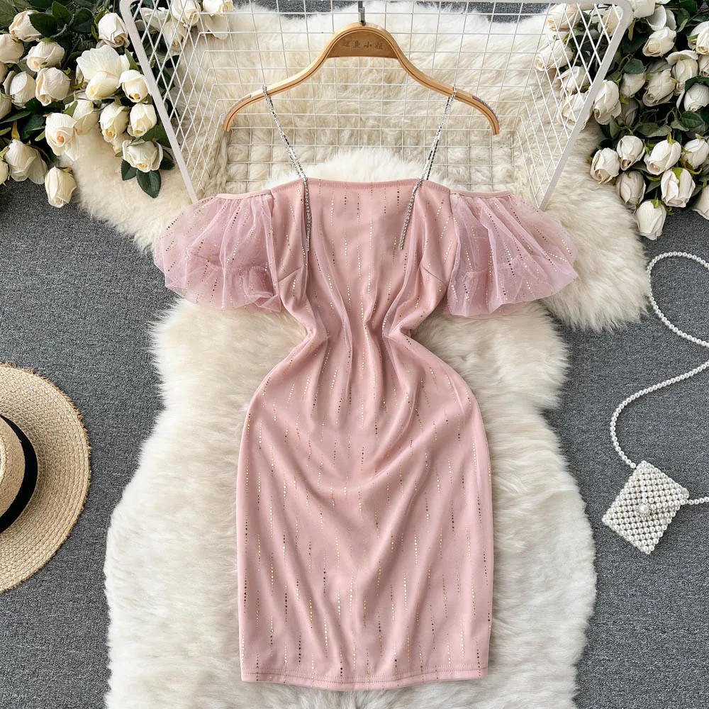 

Женское Короткое облегающее платье с коротким рукавом и вырезом-лодочкой