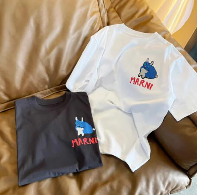 

2023 New cotton Simpe MARNI Graffiti Letter Short Sleeve Top Tee Summer New TShirt High Quality Cotton Fashion Women Clothing