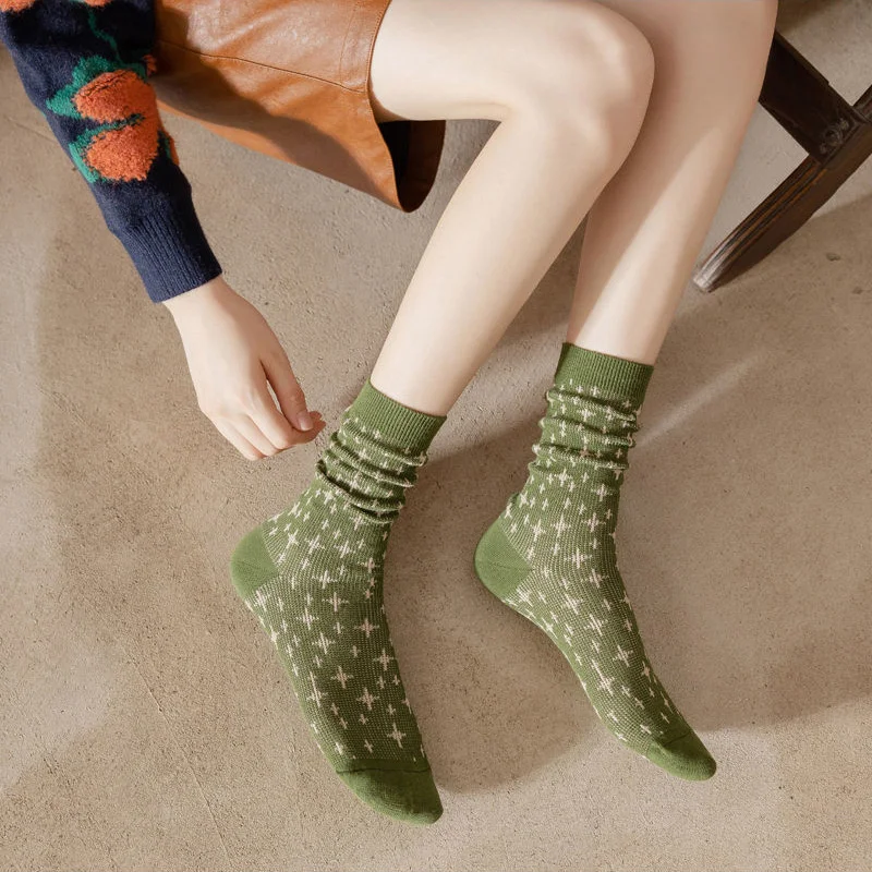 Winter New Socks Women Retro Japanese Small Fresh Avocado Green Medium Tube Socks Light Stripe Students Pile Socks