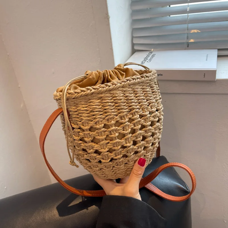 

Retro Style Natural Women's Bag Simple Woven 2022 New Drawstring Shoulder Trend Mobile Phone Bag Summer Beach Vacation Femal