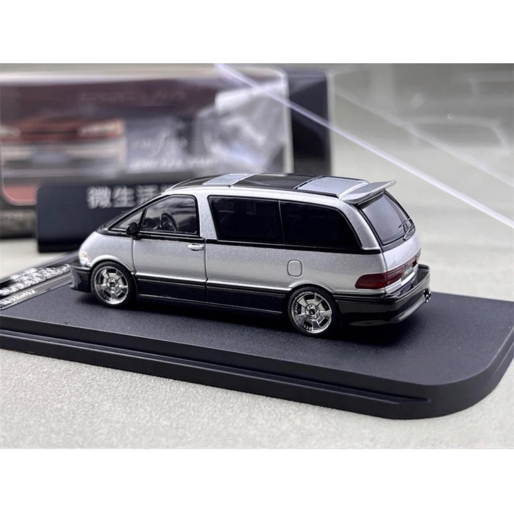 Фото Коллекционная модель автомобиля Stocks Mortal 1/64 Previa Diecast, двухцветная, из коллекции 2025 года, подарочная масштабная модель №4