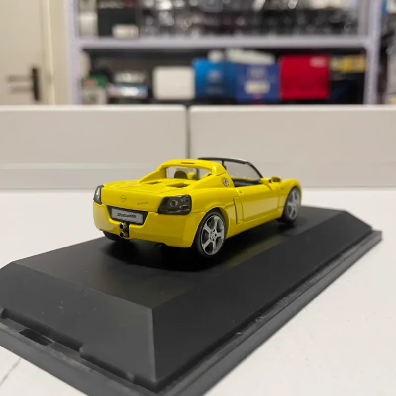 Фото (Массовый) Литой под давлением Schuco, масштаб 1:43, OPEL Speedster 2001, модель автомобиля из сплава, коллекция сувениров, праздничный подарок, статический дисплей №3