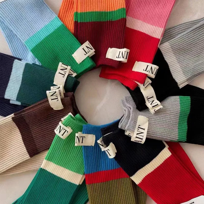 

Новинка Осень-зима 2023, цветные носки средней длины в стиле Сен-патч, Женские повседневные хлопковые носки высокого качества в полоску