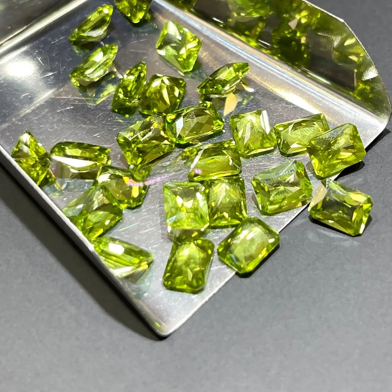 Кольцо из натурального перидота с голым камнем прямоугольное 6*8 мм огранка Ledean