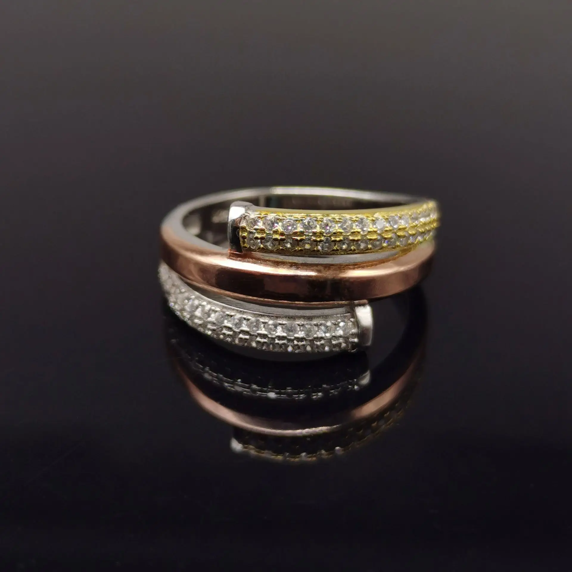 

2023 Fashion New Product S925 Silver European and American Micro Set Full Diamond Ring for Men and Women Color Separation Ring