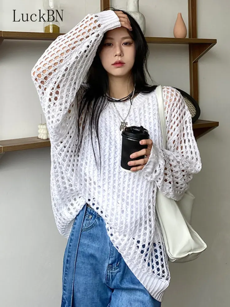 

Women O Neck Long Sleeve Loose Sweaters Female Solid Color Vintage Thin Kint Sweater Black White Knitted Top Harajuku Gothic New