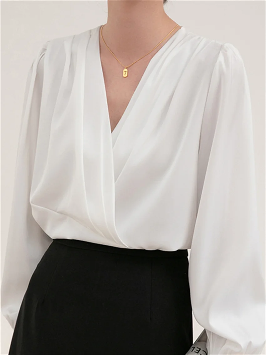 

Деловые элегантные женские Атласные Рубашки HziriP 2022, облегающая офисная одежда с V-образным вырезом, Женская однотонная Сексуальная Осенняя ...