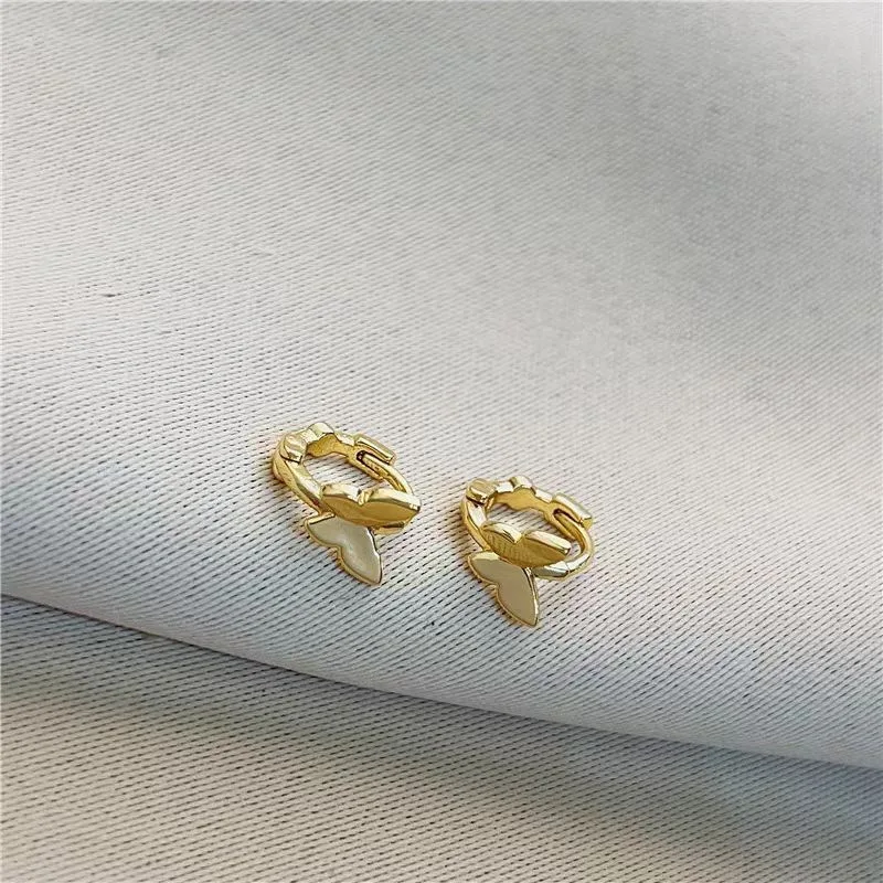 Милые романтические серьги-кольца с бабочками для женщин простой стиль полые