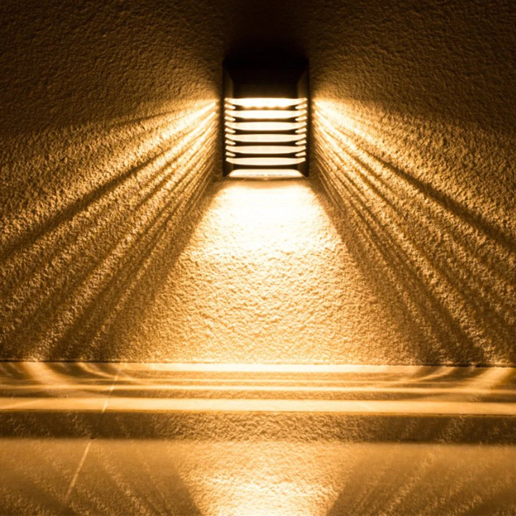 

Pack of 2 Solar-powered Wall Light Battery Powered IP65 Waterproof Lamp