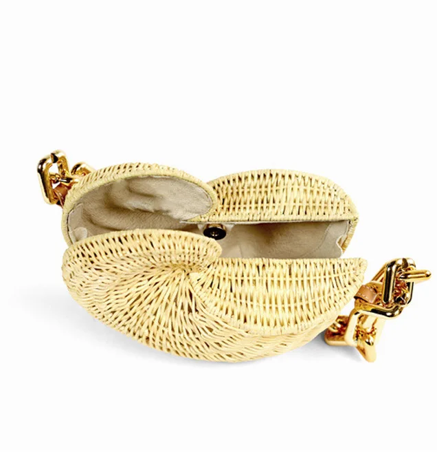 Bohemian Thick Chain Shoulder Bags for Women 2022 Luxury Conch Rattan Bag Women Designer Handbags Shell Beach Straw Bag Ladies