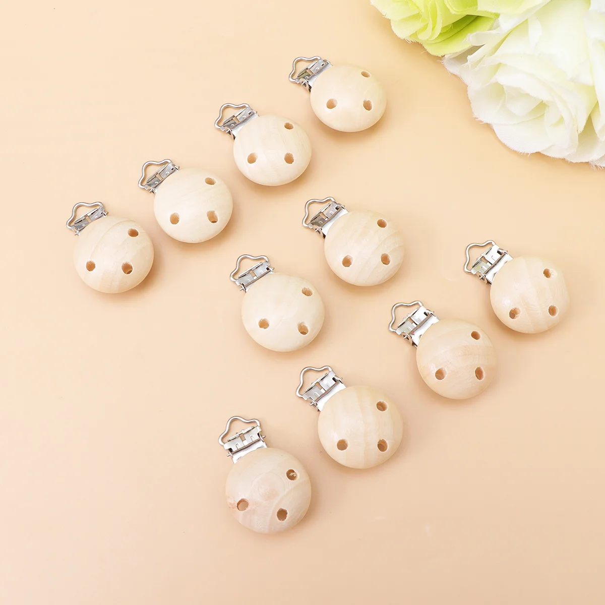

10pcs Infant Pacifier Clip Wooden Clip Round Shape Bright Color for Baby Wood Color