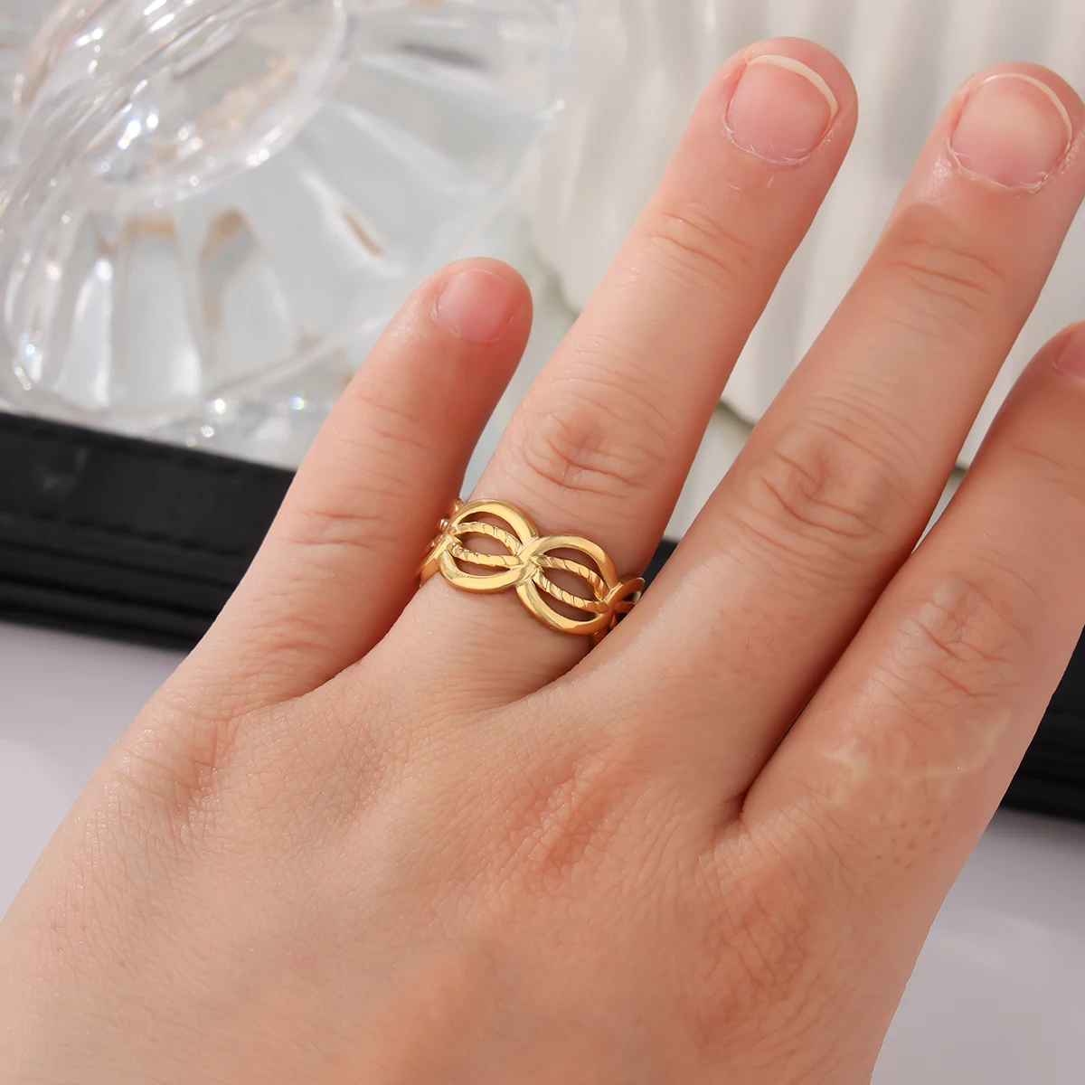 European and American INS style 18K gold creative rule woven ring with color retention and niche design ring accessories