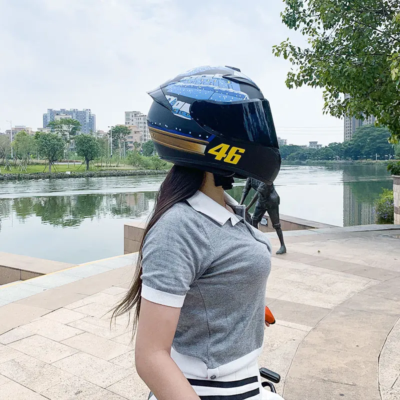 V Motorcycle Helmet Universal Personality Car Helmet for Men and Women Four Seasons Knight Bluetooth Motorcycle Helmet enlarge