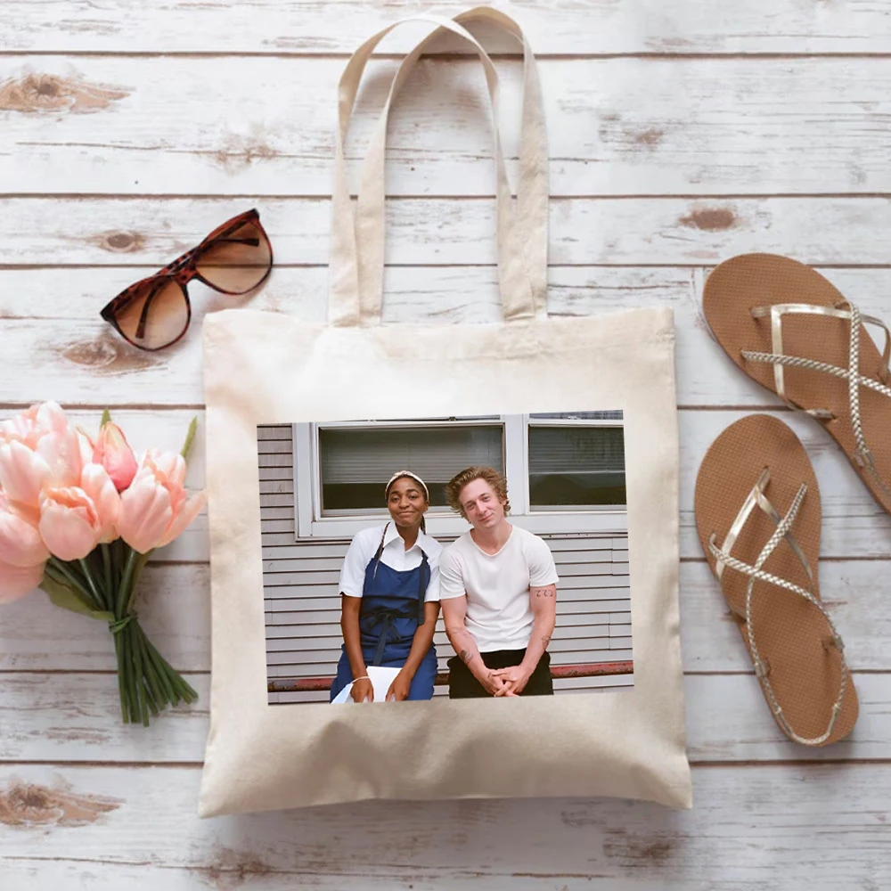 Женская сумка-тоут с изображением героев сериала Медведь