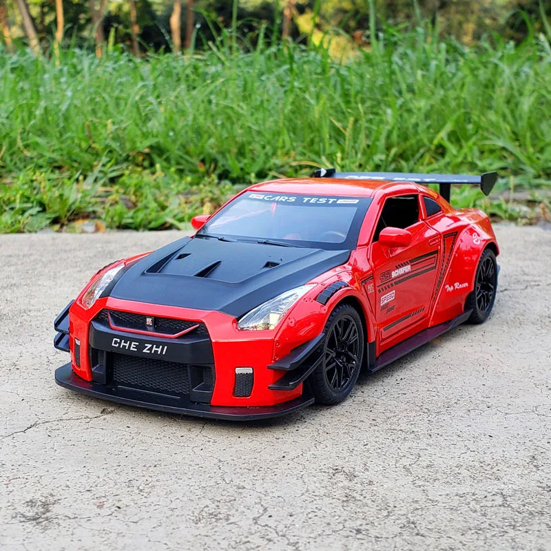Модель спортивного автомобиля Nissan GTR R35 в масштабе 1:24, Литые металлические игрушечные автомобили, автомобиль со звуком и подсветильник, детс...