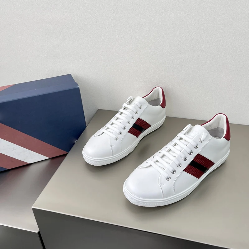 

Brand designers are all original leather calfskin inside and outside! Classic men's leather sneakers off white shoes