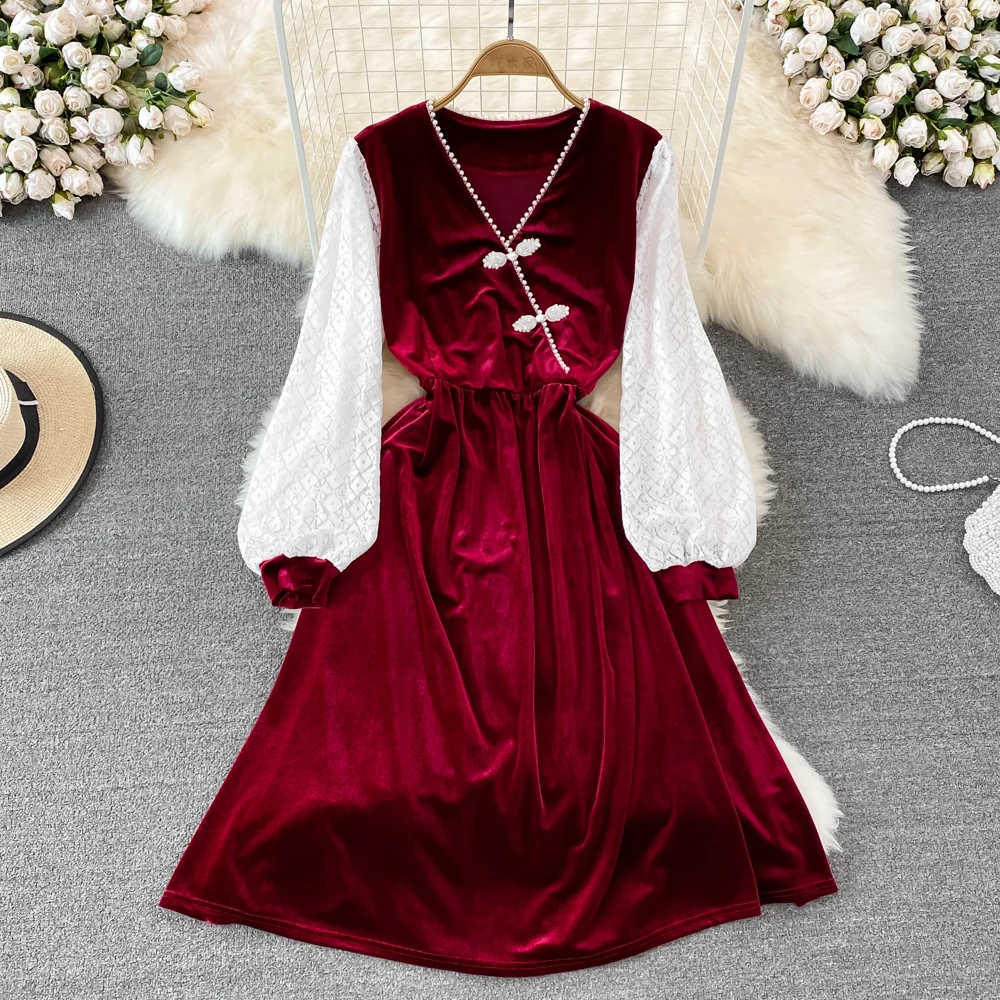 

Autumn and Winter Retro V-neck Long-sleeved Bow Buckle Lace and Waist A-line Gold Velvet Dress