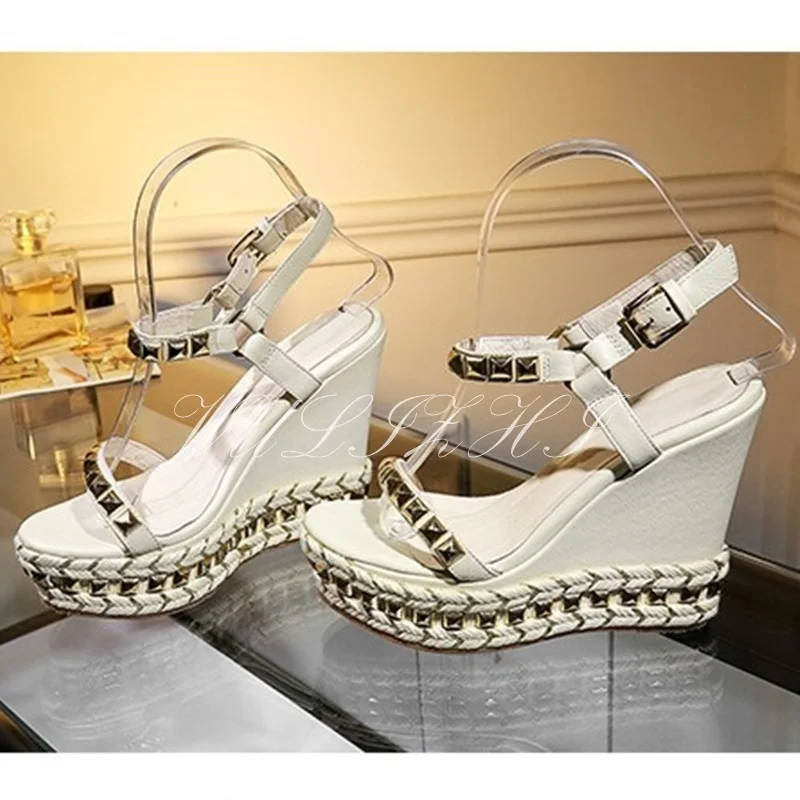 Сандалии женские кожаные на платформе Босоножки с открытым круглым носком